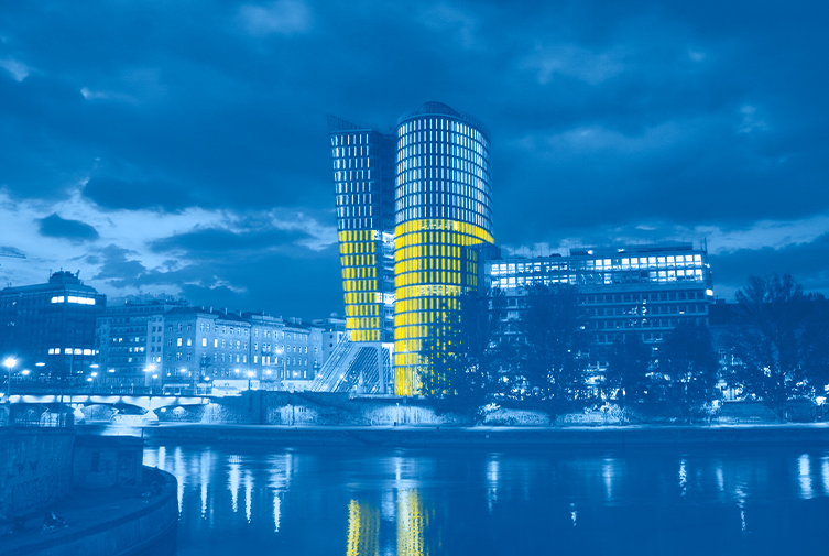 Uniqa tower illuminated in Ukraine flag colors (photo)