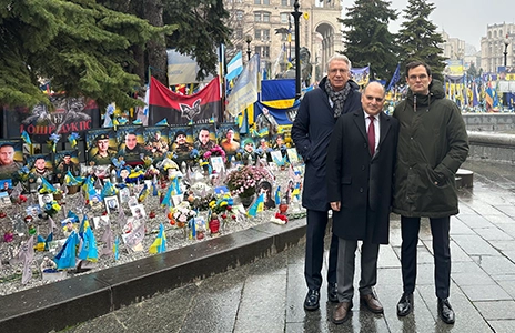 Wolfgang Kindl and Vinzenz Benedikt (Head of Group Finance) together with Teimour Bagirov (Chairman of the Supervisory Board of UNIQA Ukraine) during a visit to Kyiv in December 2025.
